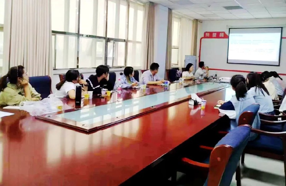 傳祁乳業(yè)組織開展化驗室業(yè)務(wù)培訓(xùn)