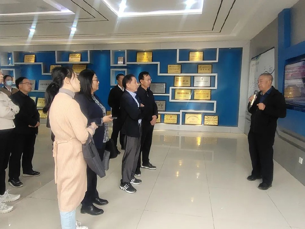 盛大泉一行赴前進集團開展采訪調(diào)研