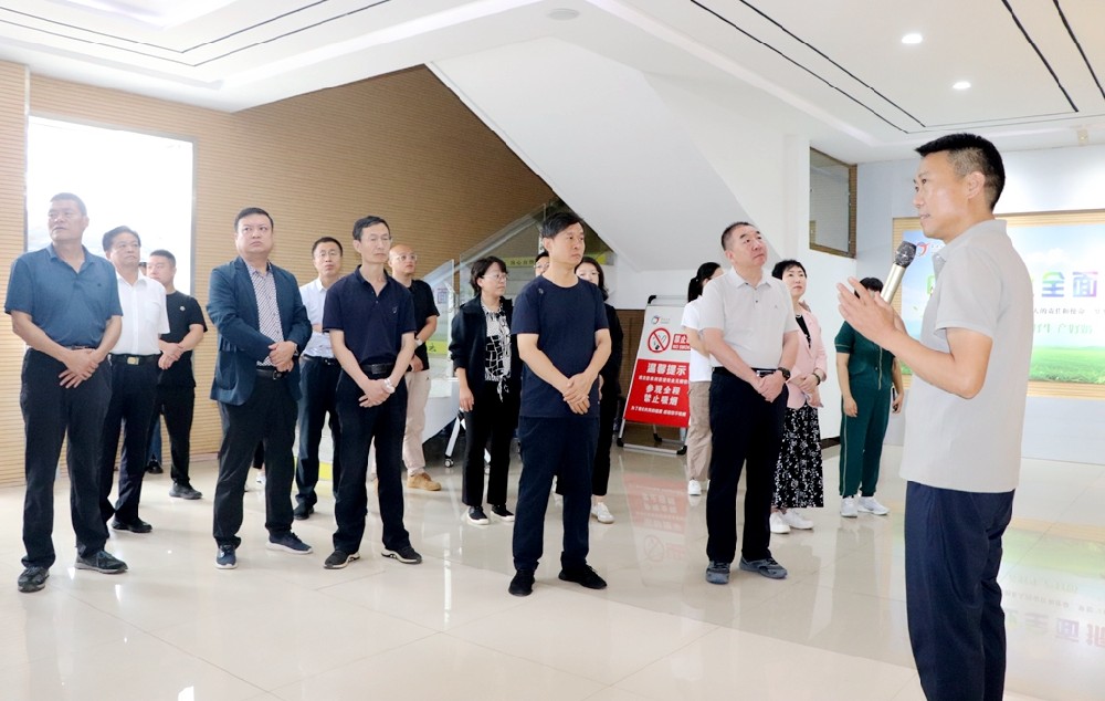 隴東隴南民族團結(jié)進步提升區(qū)聯(lián)創(chuàng)共建觀摩團到甘肅前進牧業(yè)觀摩交流