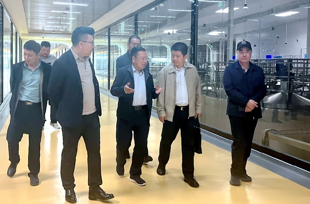 省科技廳邀請專家組到甘肅前進(jìn)集團傳祁甘味乳業(yè)調(diào)研甘肅省乳品企業(yè)技術(shù)創(chuàng)新聯(lián)合體組建工作