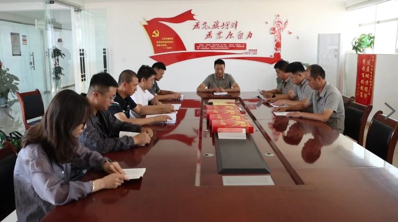 甘肅前進現(xiàn)代農(nóng)業(yè)發(fā)展集團“紅色冷鏈先鋒車隊”：小貨車承載大集團