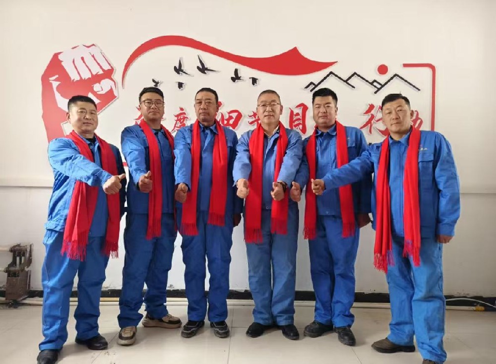 默默奉獻(xiàn)守護(hù)設(shè)備心臟，風(fēng)雨無(wú)阻保障生產(chǎn)順暢——記先進(jìn)集體前進(jìn)牧業(yè)設(shè)備部