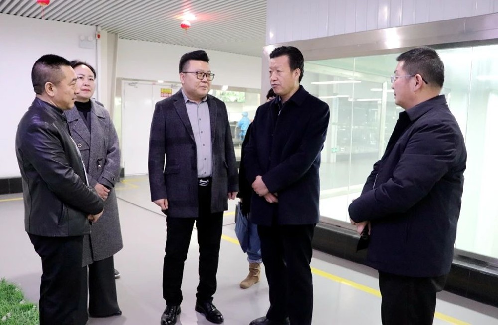 市委統(tǒng)戰(zhàn)部副部長、市工商聯(lián)黨組書記郝文年到甘肅傳祁乳業(yè)調(diào)研